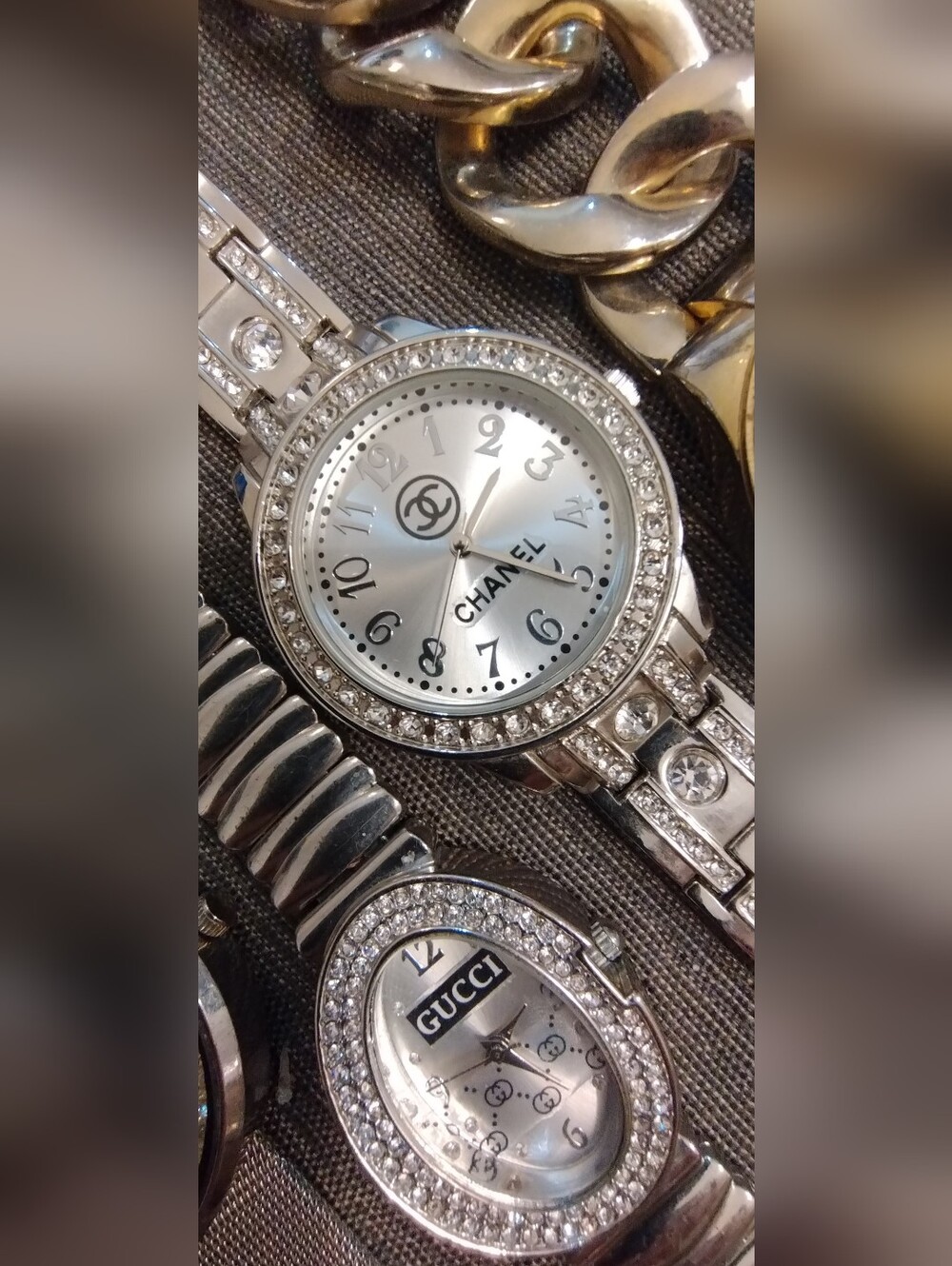 Lot of 14 Fashion Watches No Name Brands Just for Fun! All Work & have New Batts - Picture 14 of 16